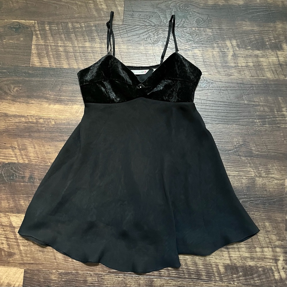 Vintage y2K Victoria’s Secret babydoll crushed velvet chiffon ruffle top shirt M